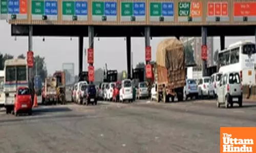 No Toll for Two-Wheelers! Nitin Gadkari Slams Viral Reports as Fake News