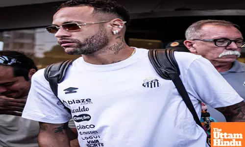 Neymar suffers new leg injury, confirms Santos