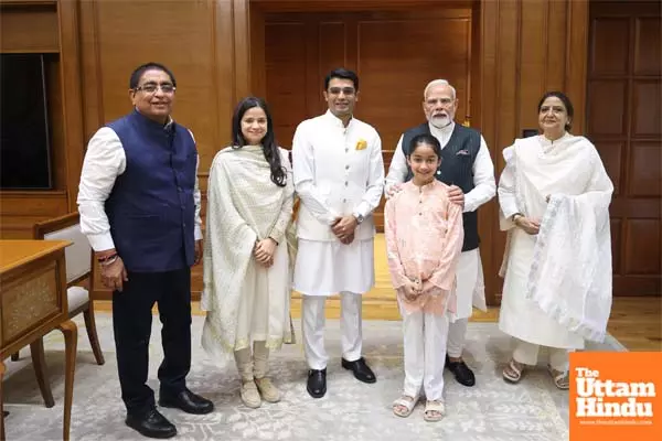 BJP National Spokesperson Jaiveer Shergill Meets Prime Minister Modi Along With Family BJP National Spokesperson Jaiveer Shergill Meets Prime Minister Modi Along With Family