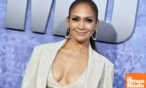 Jennifer Lopez shares FaceTime selfie with her twins