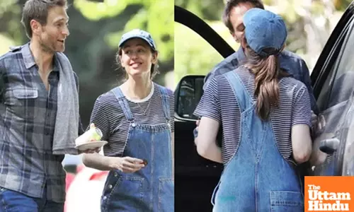 Jennifer Garner, boyfriend John Miller share kiss as they twin in denims