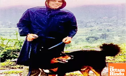 Dharmendra recalls roaming around hillside in the rain with his pet dog