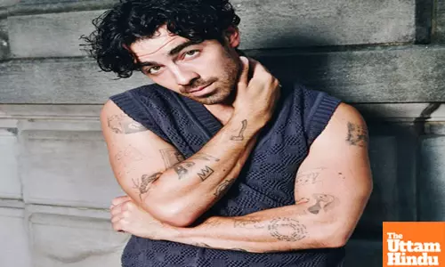 Joe Jonas talks about his phone-free performance for crowd