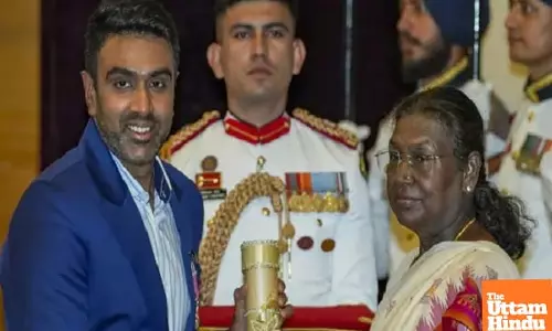 President Murmu Confers Padma Awards 2025; Cricketer R. Ashwin Honoured with Padma Shri, Hockey Star Sreejesh Receives Padma Bhushan