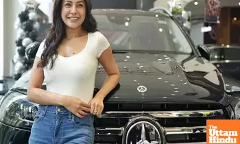Shehnaaz Gill feels truly blessed as she buys a swanky Mercedes-Benz GLS Shehnaaz Gill feels truly blessed as she buys a swanky Mercedes-Benz GLS