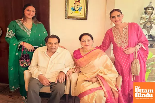 Esha Deol wishes ‘mamma’ Hema, ‘papa’ Dharmendra on wedding anniversary Esha Deol wishes ‘mamma’ Hema, ‘papa’ Dharmendra on wedding anniversary
