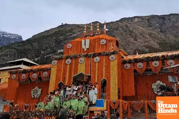 Badrinath Dham Doors Opened After Kedarnath; 10,000 Devotees Arrive in 2 Hours, CM Dhami Performs Darshan Badrinath Dham Doors Opened After Kedarnath; 10,000 Devotees Arrive in 2 Hours, CM Dhami Performs Darshan