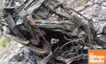 Tragic Accident in Ramban: 3 Army Soldiers Killed as Vehicle Falls into Deep Ditch Tragic Accident in Ramban: 3 Army Soldiers Killed as Vehicle Falls into Deep Ditch