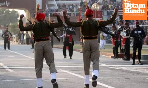 Moody’s contrasts Indias stable economy with cash-strapped Pakistans as tensions rise