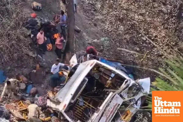Tragedy in Poonch: Bus Plunges into Gorge, 4 Dead and 44 Injured Tragedy in Poonch: Bus Plunges into Gorge, 4 Dead and 44 Injured
