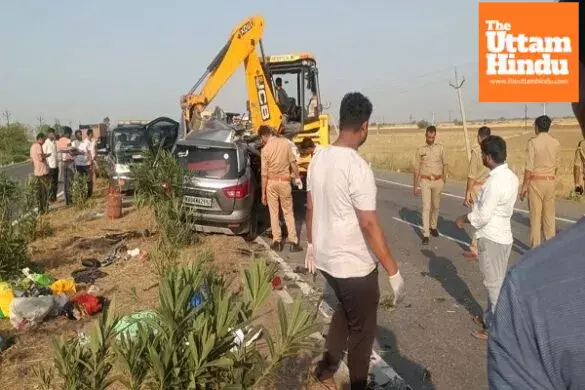 Driver Dozes Off, Car Slams Into Truck—5 Killed in Fatal Mishap Driver Dozes Off, Car Slams Into Truck—5 Killed in Fatal Mishap