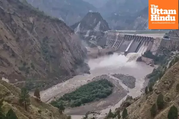 India Opens Salal Dam Gates After Baglihar, Water Released Into Chenab River – Video Surfaces India Opens Salal Dam Gates After Baglihar, Water Released Into Chenab River – Video Surfaces