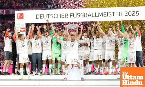 Bayern crowned title with 2-0 win on Mullers farewell night