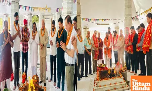 Amidst tension at border, Jalandhar Model Town Shopkeepers Association performs havan for peace and prosperity