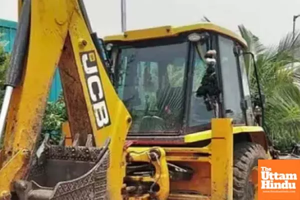 Bulldozer Action on Maulanas Madrasa Linked to Pakistan, Marked as Illegal Construction Bulldozer Action on Maulanas Madrasa Linked to Pakistan, Marked as Illegal Construction