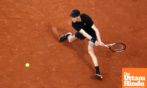 Italian Open: Sinner overcomes injured De Jong to advance in Rome