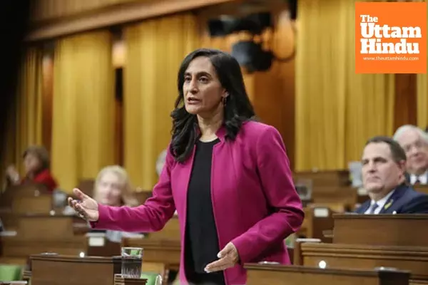 Anita Anand Sworn in as Canada’s Foreign Minister with Bhagavad Gita in Hand, Watch Video Anita Anand Sworn in as Canada’s Foreign Minister with Bhagavad Gita in Hand, Watch Video