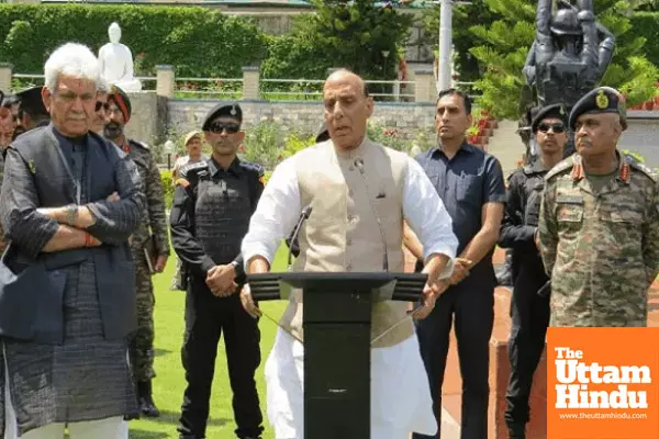 In Srinagar, Rajnath Warns Pakistan: Only Terrorism and POK Are Up for Discussion In Srinagar, Rajnath Warns Pakistan: Only Terrorism and POK Are Up for Discussion