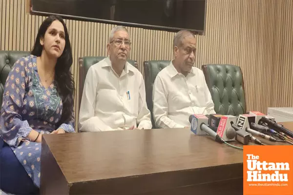 Major Blow to AAP in Delhi: 13 Councillors Resign, Mukesh Goyal to Lead New Party Major Blow to AAP in Delhi: 13 Councillors Resign, Mukesh Goyal to Lead New Party