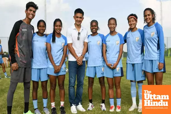 Sunil Chhetri visits womens national camp in Bengaluru ahead of international friendlies Sunil Chhetri visits womens national camp in Bengaluru ahead of international friendlies