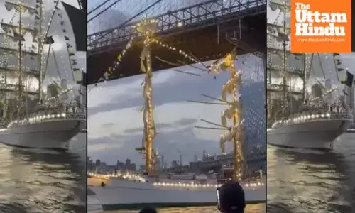 Mexican Navy Ship Crashes into Brooklyn Bridge, 19 Injured — 4 Critical