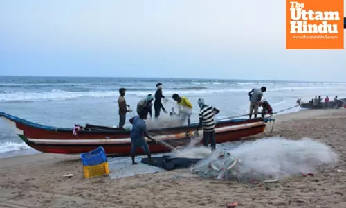 Kerala fishermen violate TN fishing ban, boat owners summoned