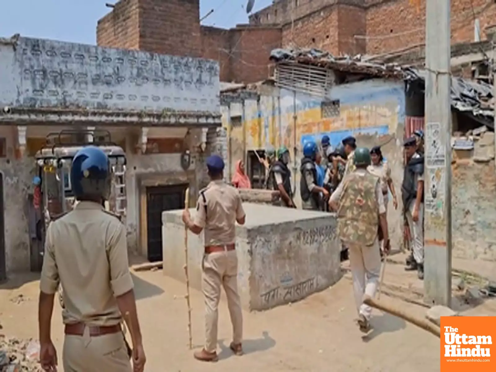 Bihar: Stone pelting rocks Sasaram and Bhagalpur; policemen injured, dozens detained Bihar: Stone pelting rocks Sasaram and Bhagalpur; policemen injured, dozens detained