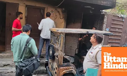 Delhi Blaze: Fire Erupts During E-Rickshaw Charging in Shahdara, 6 Hospitalized Including 2 Children