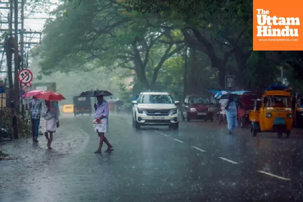 Kerala Welcomes Monsoon with Open Arms: Rains Arrive Early, Drenching the State in Hope and Chaos Kerala Welcomes Monsoon with Open Arms: Rains Arrive Early, Drenching the State in Hope and Chaos
