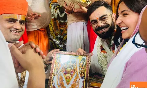 Kohli and Anushka seeks blessings at Ayodhya...also visits Hanuman Garhi