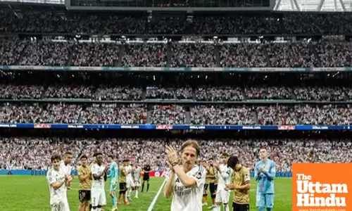 Santiago Bernabeu bids farewell to Modric, Ancelotti in 2-0 win over Sociedad