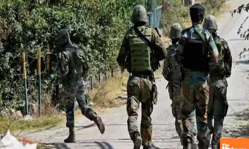 Major terrorist attack on Pakistani army convoy,: 32 soldiers killed, 3 vehicles blown