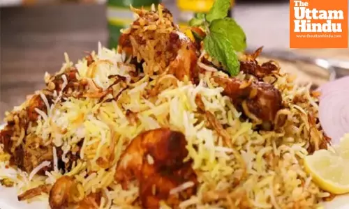 Boyfriend Orders Biryani, Girlfriend Chokes on Bone While Eating — Collapses and Dies