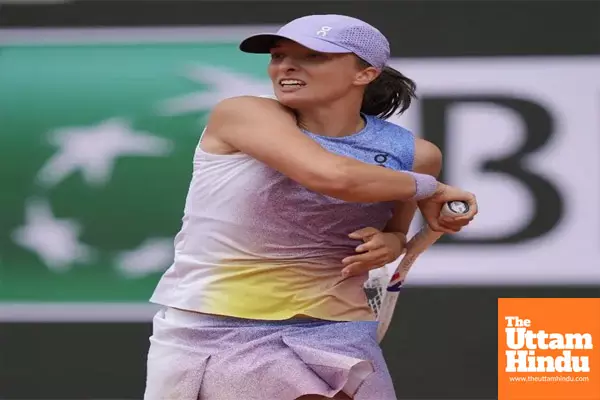 French Open: Inspired by Rafa’s presence, Swiatek begins defence with gritty win