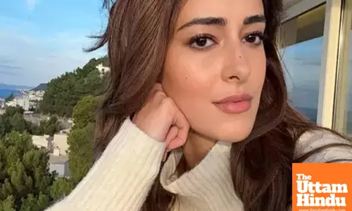 Ananya Panday shows a glimpse of the world around her