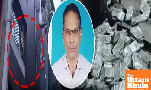Rs 2 Crore in Question: Chief Engineer Tries to Dispose of Cash During Vigilance Raid, Watch VIDEO!