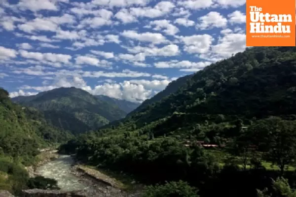 Landslide Tragedy on Kedarnath Route: 2 Pilgrims Dead, 4 Injured in Rudraprayag Landslide Tragedy on Kedarnath Route: 2 Pilgrims Dead, 4 Injured in Rudraprayag