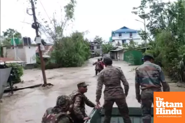 Landslide on Army camp in Sikkim: 3 Soldiers Martyred, 6 missing; Rescue Operation Intensified Landslide on Army camp in Sikkim: 3 Soldiers Martyred, 6 missing; Rescue Operation Intensified