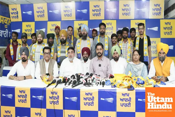 Over 20 AAP Volunteers Rejoin Party in Ludhiana West Over 20 AAP Volunteers Rejoin Party in Ludhiana West