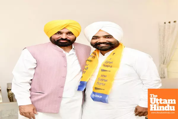 Before Ludhiana West By-election, Independent Candidate Kamal Pawar Joins AAP Before Ludhiana West By-election, Independent Candidate Kamal Pawar Joins AAP