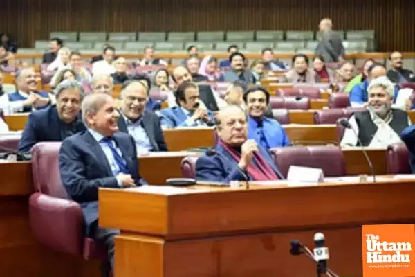 Pakistans Debt Soars While Lawmakers Salaries Surge by Over 500% Pakistans Debt Soars While Lawmakers Salaries Surge by Over 500%