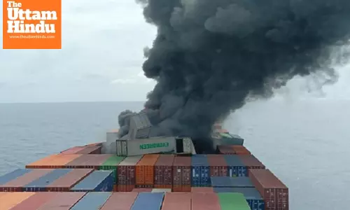 HELL at Sea: Fire Erupts on Ship Carrying Explosives in Kerela—18 Jump Into Ocean to Survive, 4 Missing