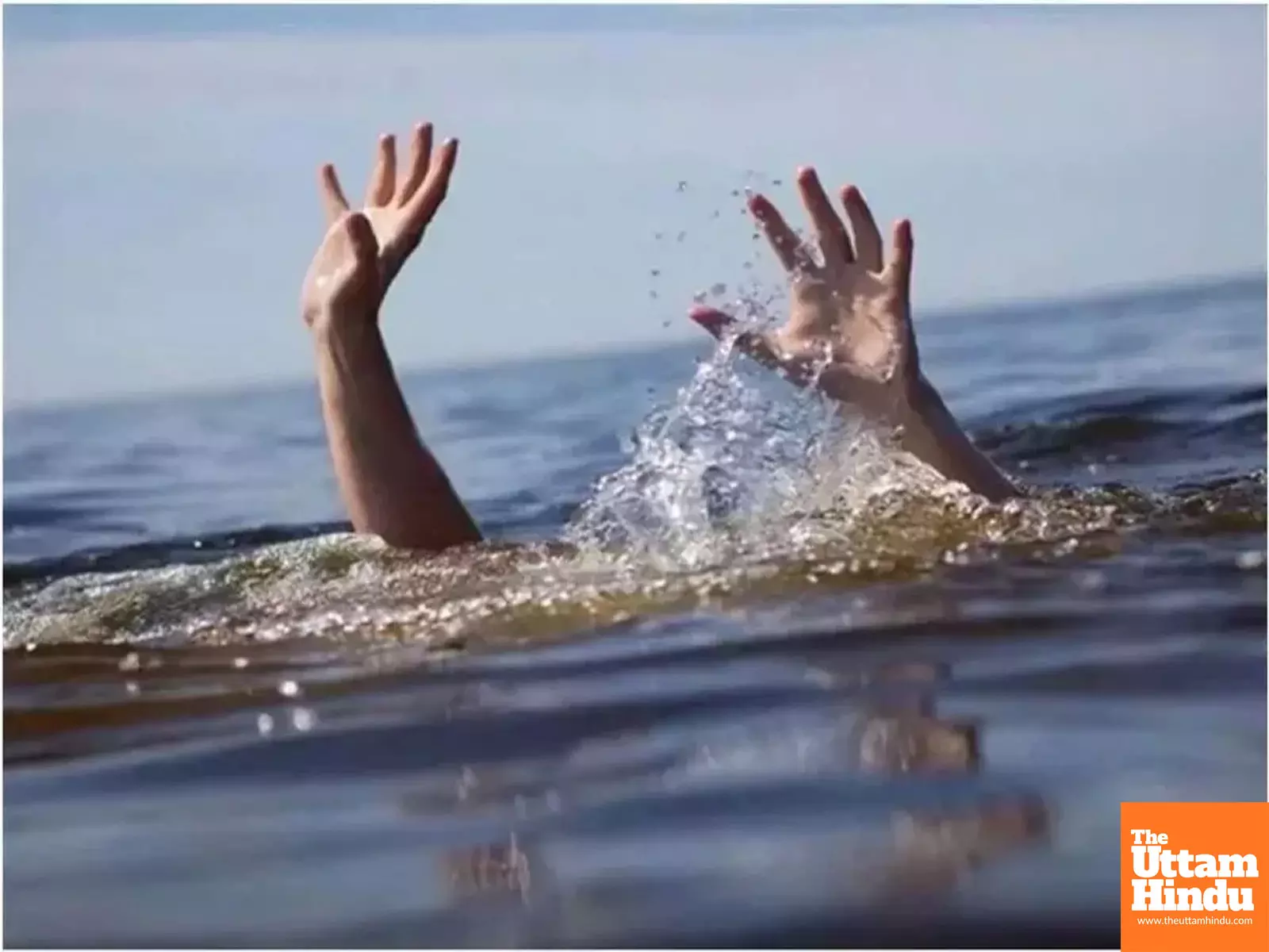 Tonk Tragedy: 8 Die, 3 Rescued as Picnickers Slip into Deep Waters of Banas River Tonk Tragedy: 8 Die, 3 Rescued as Picnickers Slip into Deep Waters of Banas River