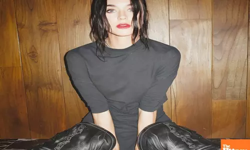 Katy Perry ambushed by fan during Sydney concert