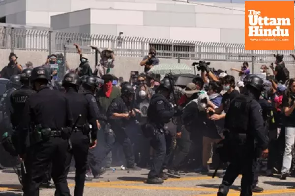 US: Curfew imposed in downtown LA after protests, looting spark chaos US: Curfew imposed in downtown LA after protests, looting spark chaos