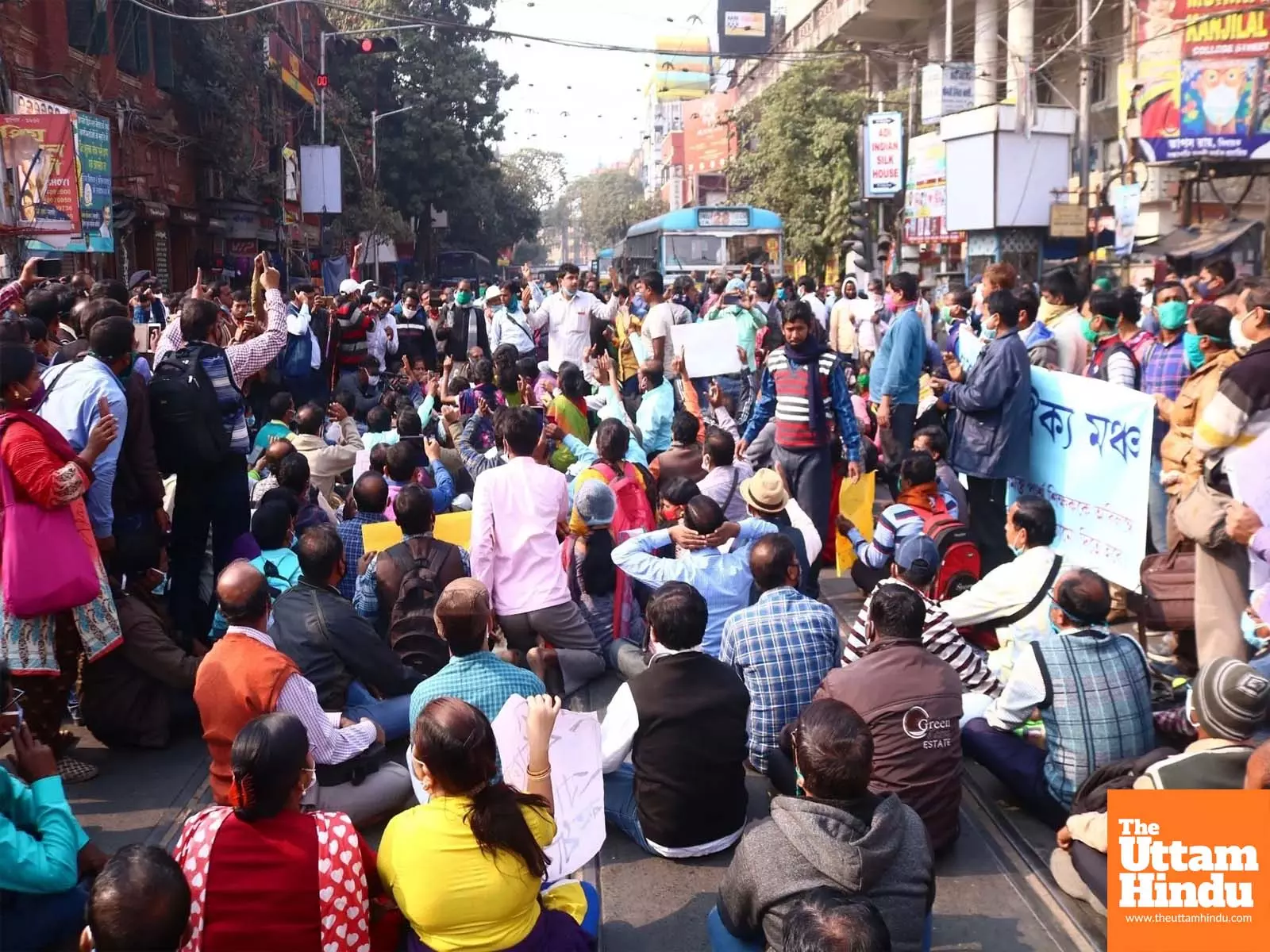 WBSSC job case: ‘Untainted’ teachers start hunger strike again near commission’s office WBSSC job case: ‘Untainted’ teachers start hunger strike again near commission’s office