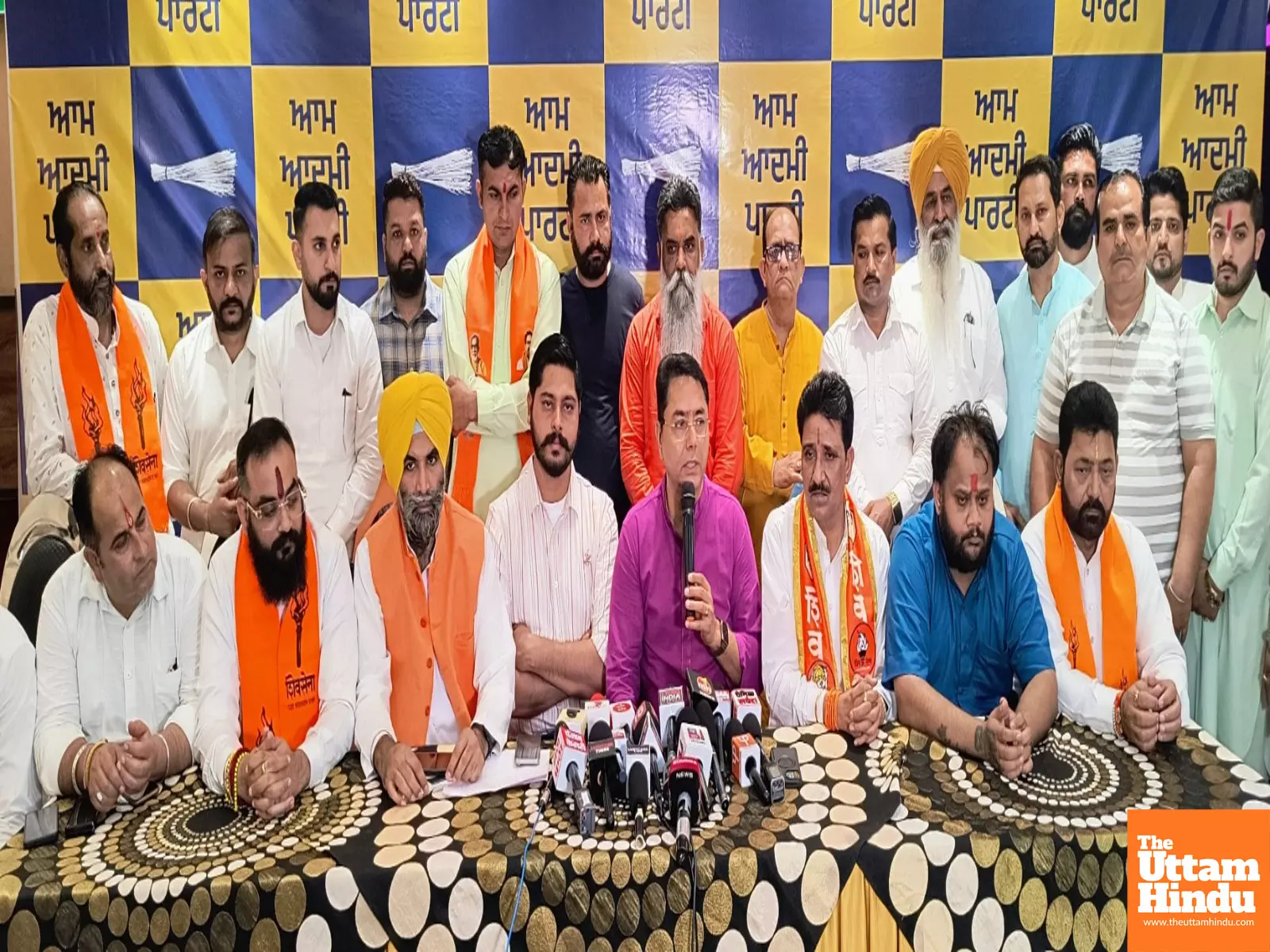 AAP Strengths in Ludhiana West! Hundreds of Congress, BJP and Akali Dal Leaders Join the Party AAP Strengths in Ludhiana West! Hundreds of Congress, BJP and Akali Dal Leaders Join the Party