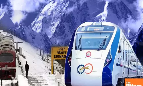 Tourist Rush on Vande Bharat:  Top Choice for Kashmir Travel, Tourists Flock from Vaishno Devi to Srinagar