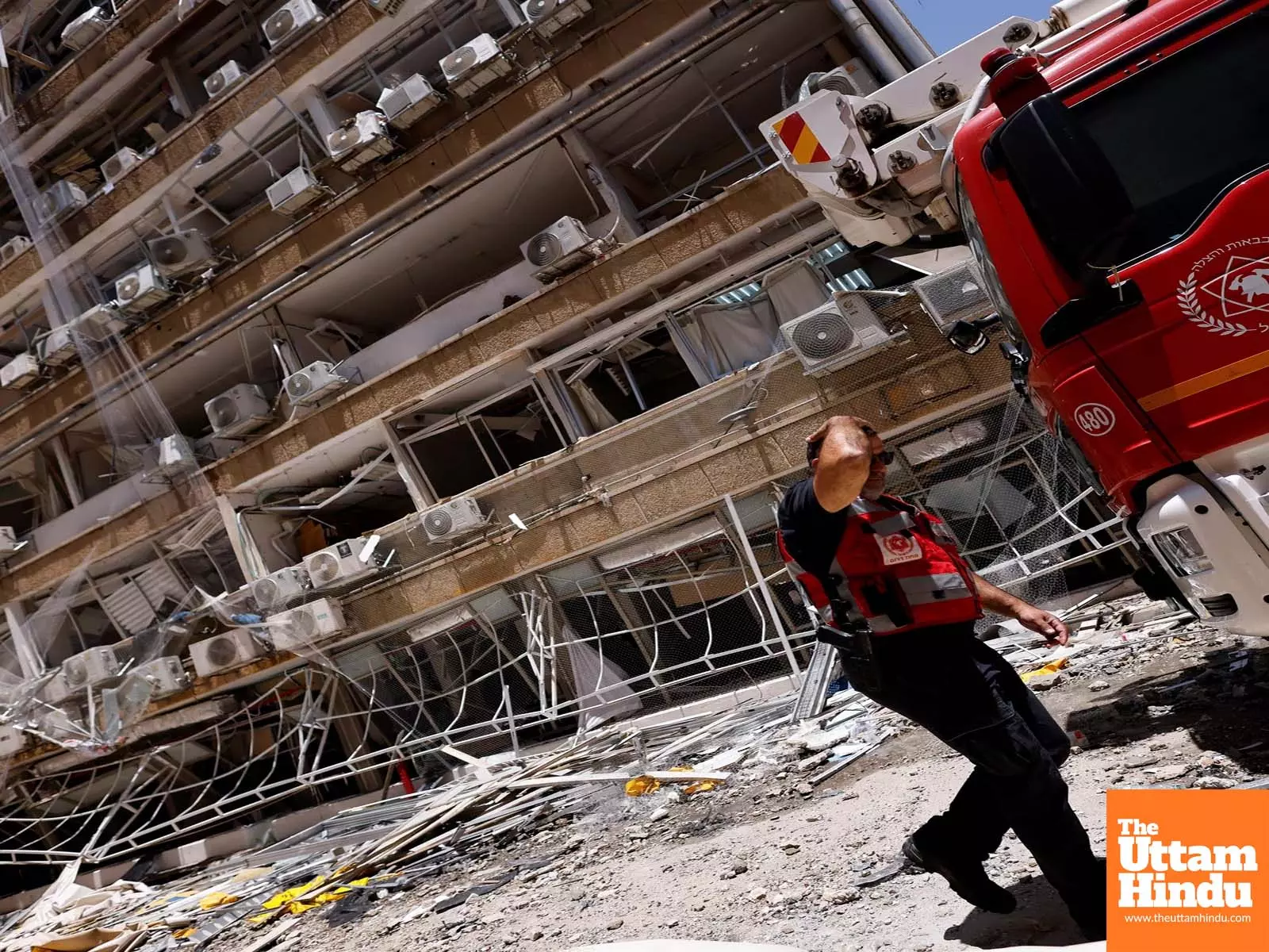 Middle East on the Brink: Israel Targets Iran’s Nuclear Plants, Iran Fires Back Brutally Middle East on the Brink: Israel Targets Iran’s Nuclear Plants, Iran Fires Back Brutally