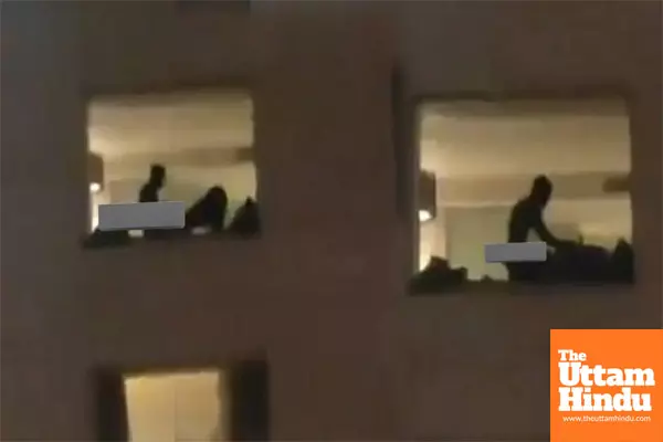 Couples Intimate Moment Sparks Traffic Jam Outside Jaipur Hotel, Viral VIDEO Sparks Debate Couples Intimate Moment Sparks Traffic Jam Outside Jaipur Hotel, Viral VIDEO Sparks Debate